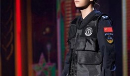 王一博最新路透爆料,時尚造型引熱議，神秘新作品備受期待