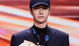 王一博最新路透爆料,時尚造型引熱議，神秘新作品備受期待